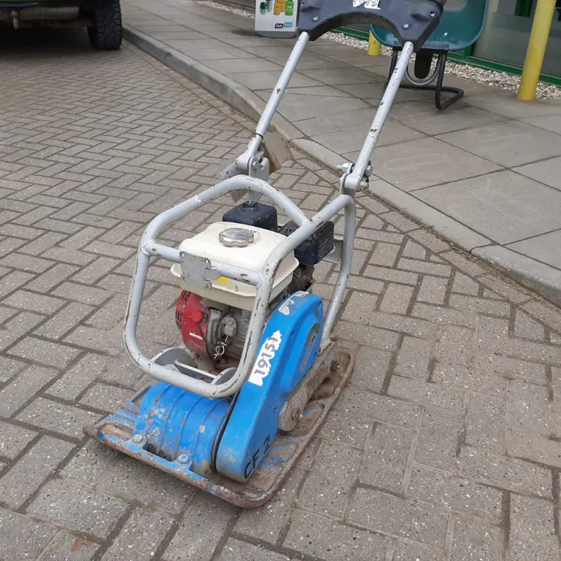 Webar 18" Large Wacker Plate (Anti Vibration Handle)